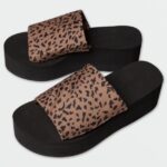 Z0ZR081036 Animal Print Women Simple Hi-Scraper Sandal Volcom Footwear