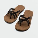 Z0ZR081043 Black Women Eco Concourse Trail Sandals Volcom Footwear