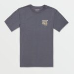 Z0ZR08106 Dark Slate Men Vegas Happening Name Drop Short Sleeve Tee Volcom Clothing