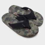 Z0ZR081318 Dark Camo Boys Victor Sandals Volcom Footwear