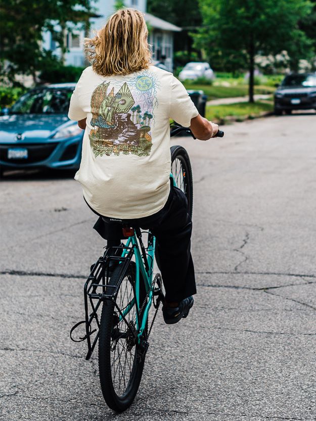 Z0ZR084 Off White Men Skate Vitals Wizard Short Sleeve Tee Volcom Clothing - Image 8