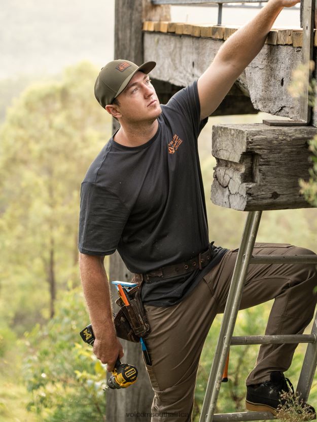 z0zr0864_black_men_workwear_short_sleeve_tee_volcom_clothing.jpg Z0ZR0864 Black Men Workwear Short Sleeve Tee Volcom Clothing - Image 1