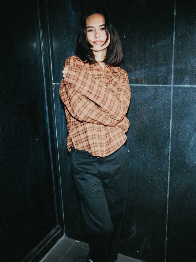 Z0ZR08773 Clay Women Plaid To Meet U Long Sleeve Shirt Volcom Clothing - Image 2