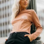 Z0ZR08790 Clay Women Pocket Dial Long Sleeve Shirt Volcom Clothing