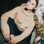 Z0ZR08832 Khaki Women Stone Heart II Hoodie Volcom Clothing