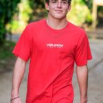 Z0ZR088 Ribbon Red Men Neweuro Short Sleeve Tee Volcom Clothing