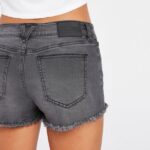 Z0ZR08957 Vintage Black Women Stoney Stretch Denim Shorts Volcom Clothing