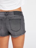 Z0ZR08957 Vintage Black Women Stoney Stretch Denim Shorts Volcom Clothing